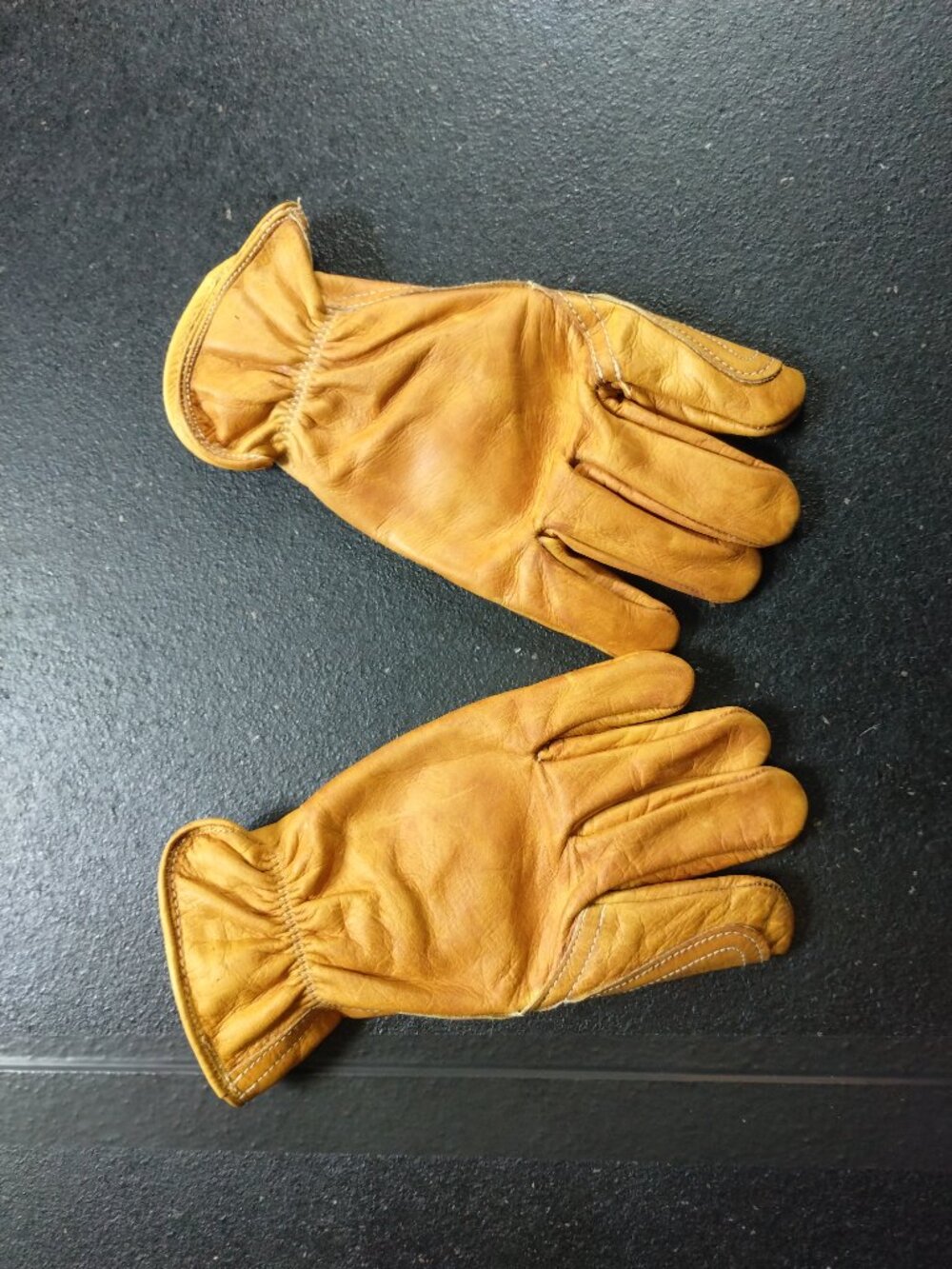Cowhide gloves